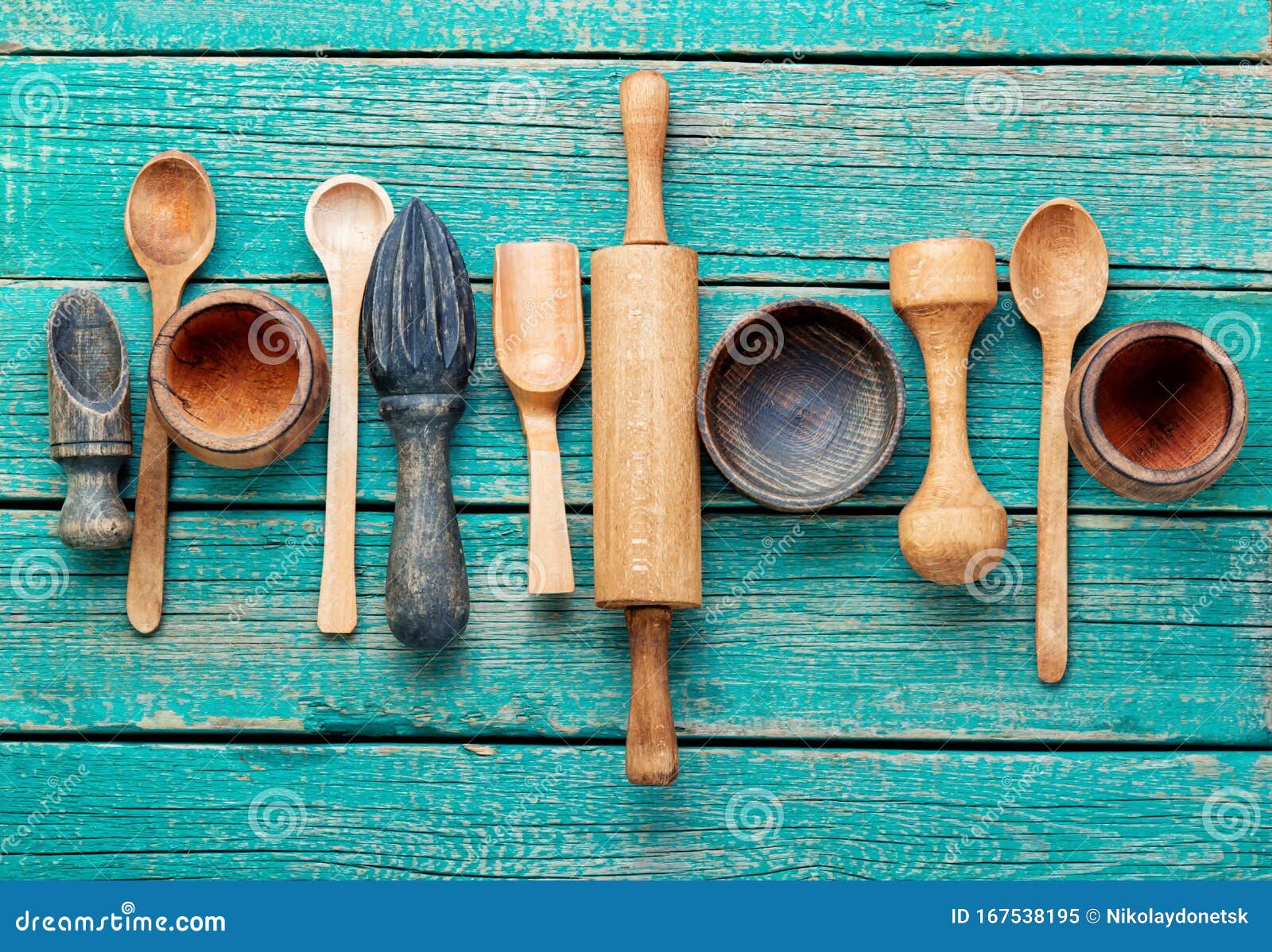 Conjunto De Utensilios De Cocina De Madera Foto de archivo