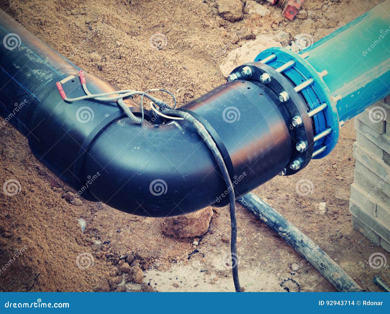 Connection HDPE Pipe and Main Steel Pipeline, Gate Valve.Welded Plastic