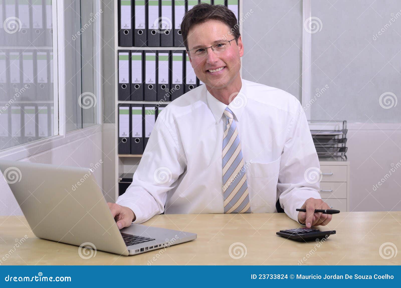 Consigliere Finanziario All'ufficio Fotografia Stock Immagine di