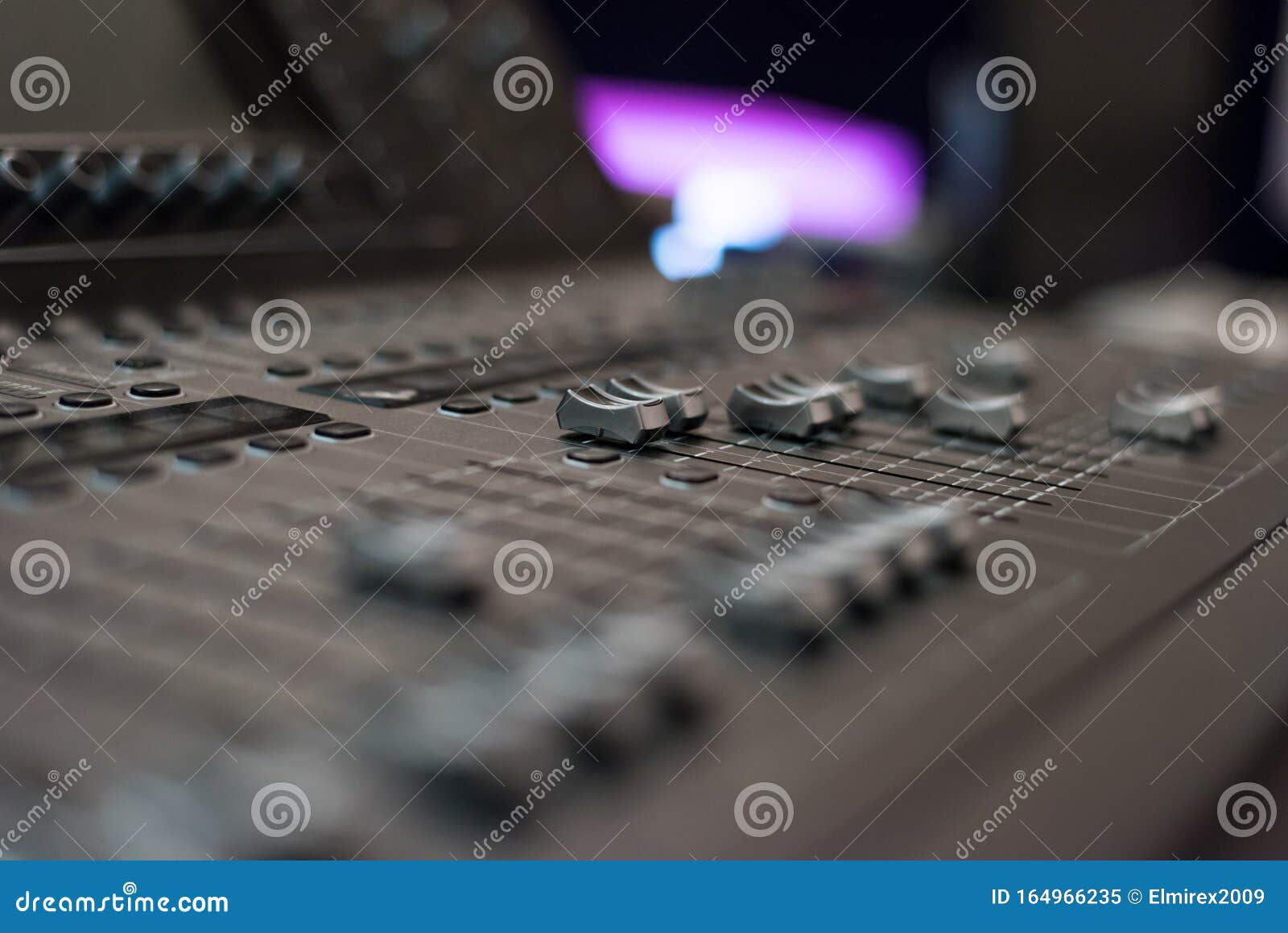 Consola Mezcladora De Sonido De Audio Mezclador De Audio, Equipo De Música  Herramientas De Radiodifusión, Mezclador, Sintetizador Imagen de archivo -  Imagen de nivel, mezclador: 164966235