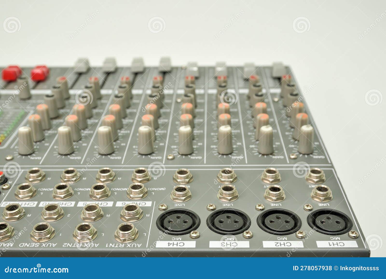 Console De Mixage Avec Jacks Audio Et Connecteurs Xlr Pour Connecter Et  Enregistrer Des Périphériques De Musique Photo stock - Image du matériel,  dispositifs: 278057938