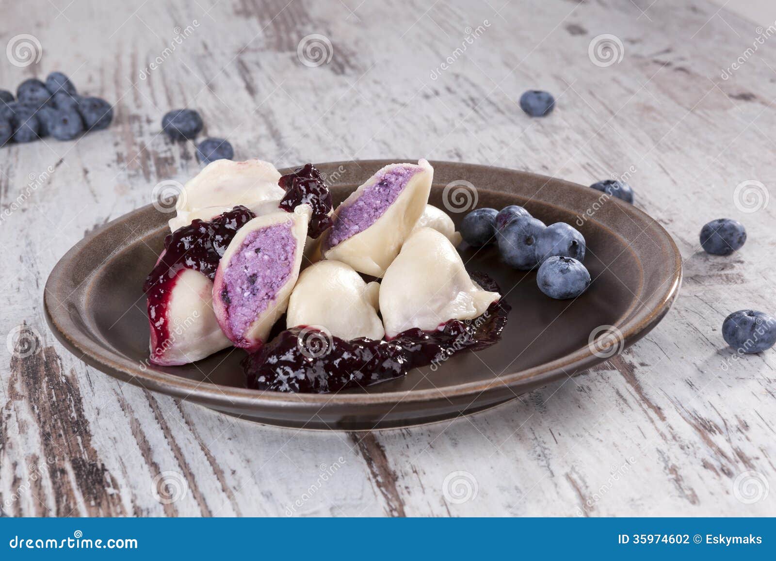 Consommation Douce Culinaire De Dessert. Photo stock Image du bouilli