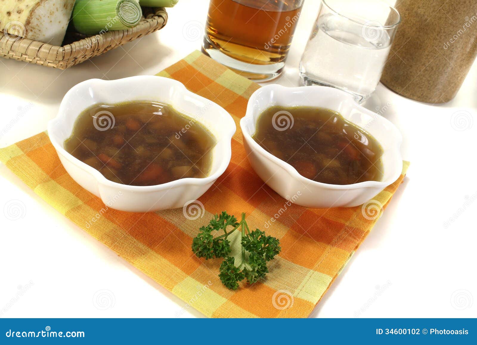 Consommé Chaud Frais De Boeuf Photo stock Image du croûte, repas