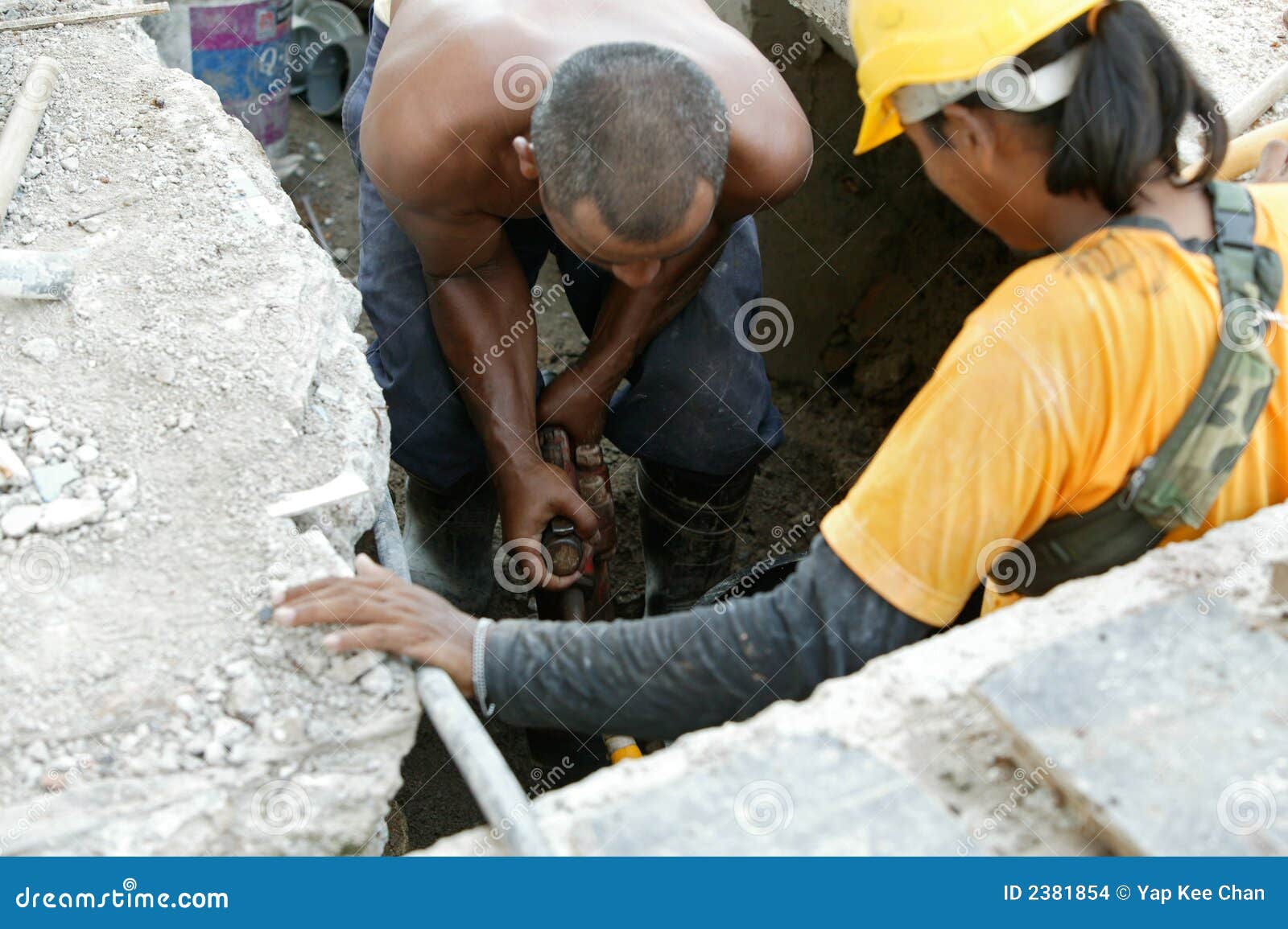 Construcción foto de archivo. Imagen de éxito, cielo, duro 2381854