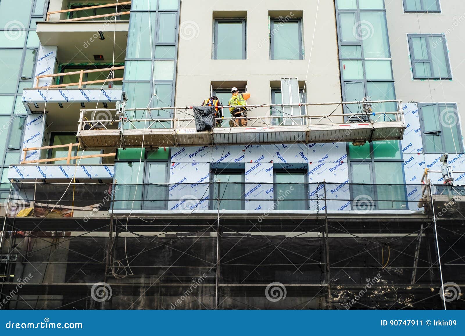 Construction cradle editorial photo. Image of modernization 90747911