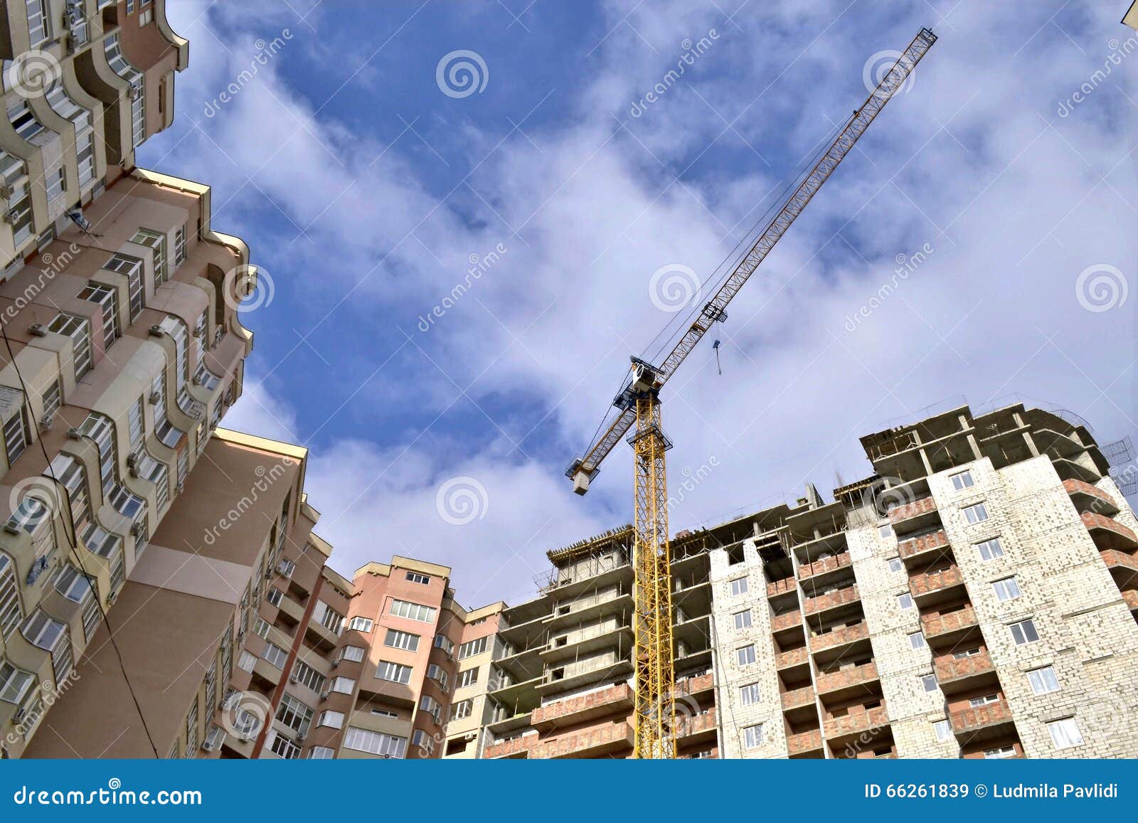 Construction d'un bâtiment résidentiel à plusiers étages à Odessa, Ukraine