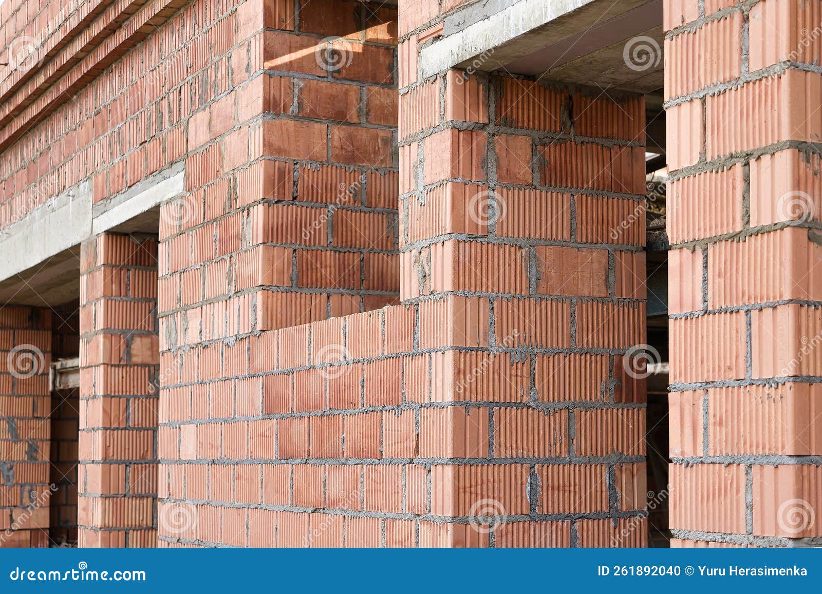 Construction De Murs En Briques Céramiques. Keramoblock. Brique Creuse.  Construction D'une Maison En Briques Rouges. Closeup. Maté Photo stock -  Image du vente, architecture: 261892040