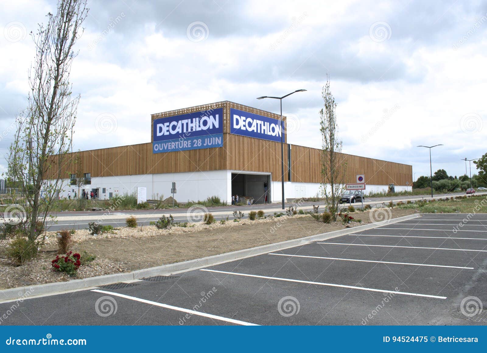 decathlon new market