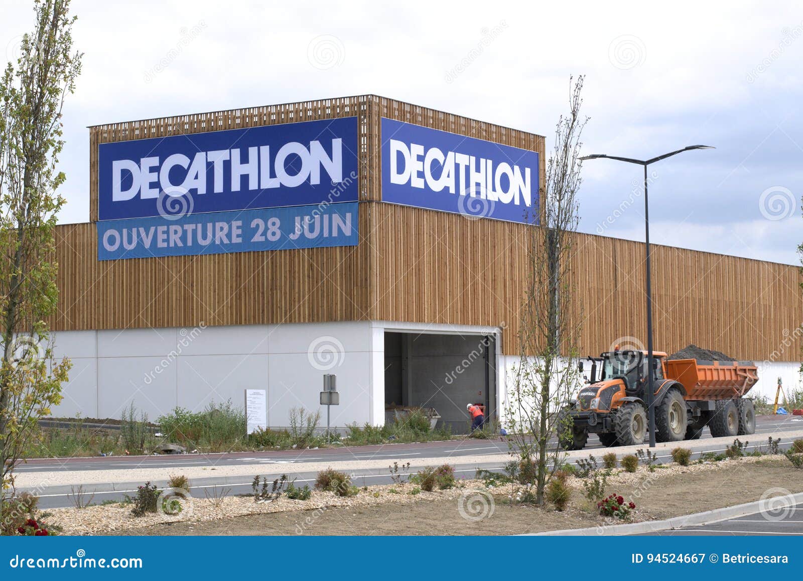 decathlon new market