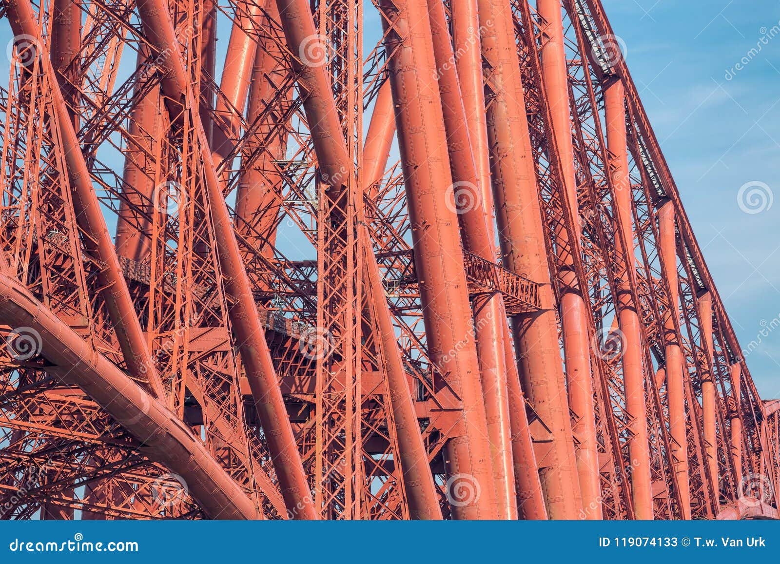 construction detail forth bridge over firth of forth in scotland