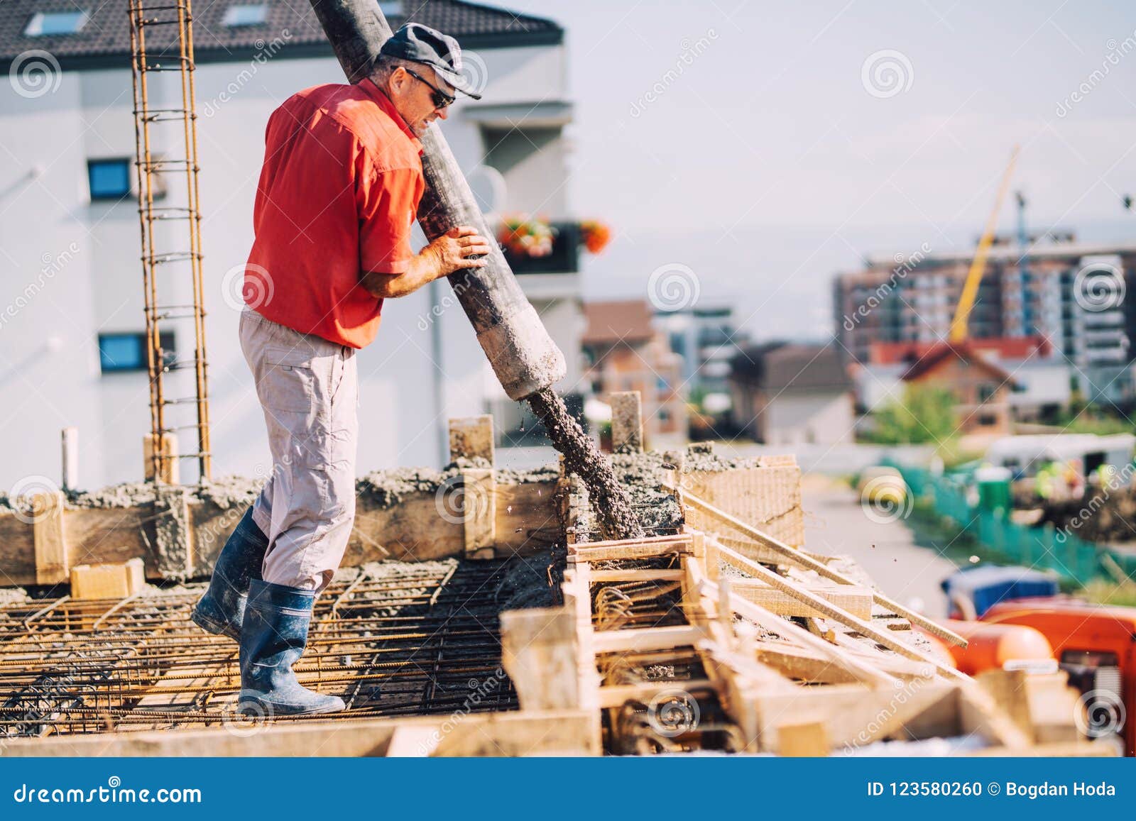 construction details worker laying