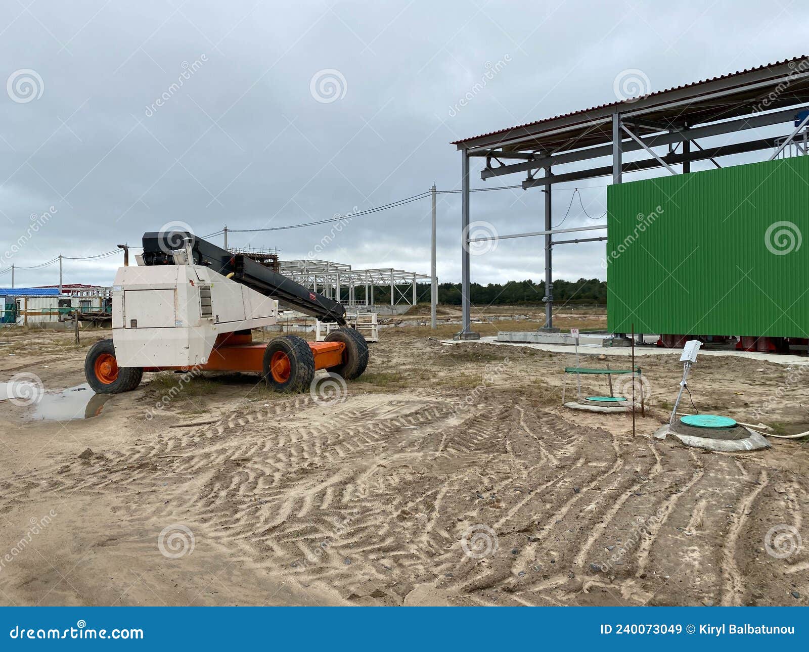 Construction Equipment for the Transportation of Smallsized Equipment