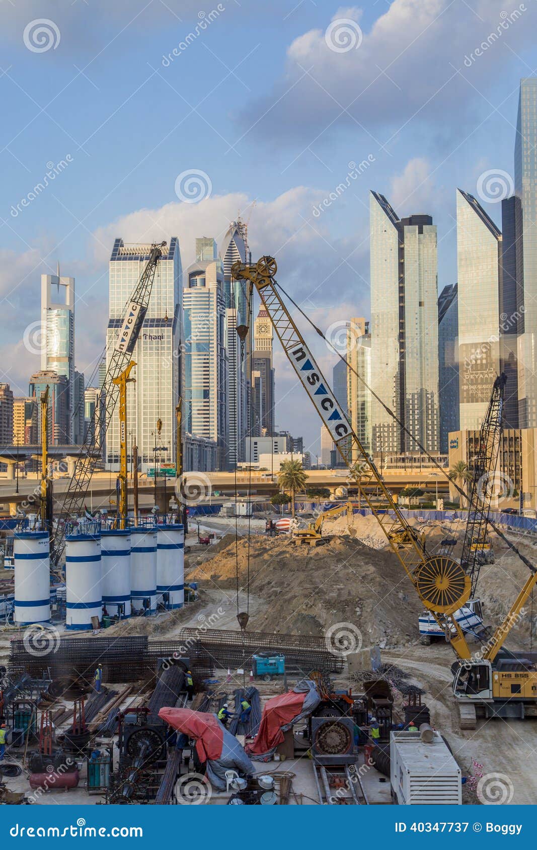 Construction site in Dubai editorial photography. Image of build 40347737