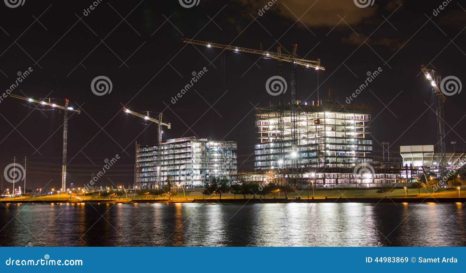 construction by tempe town lake at night