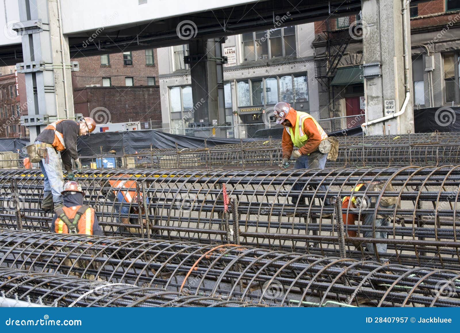 Construction Workers On Scaffolding - Building Facade Constructi ...