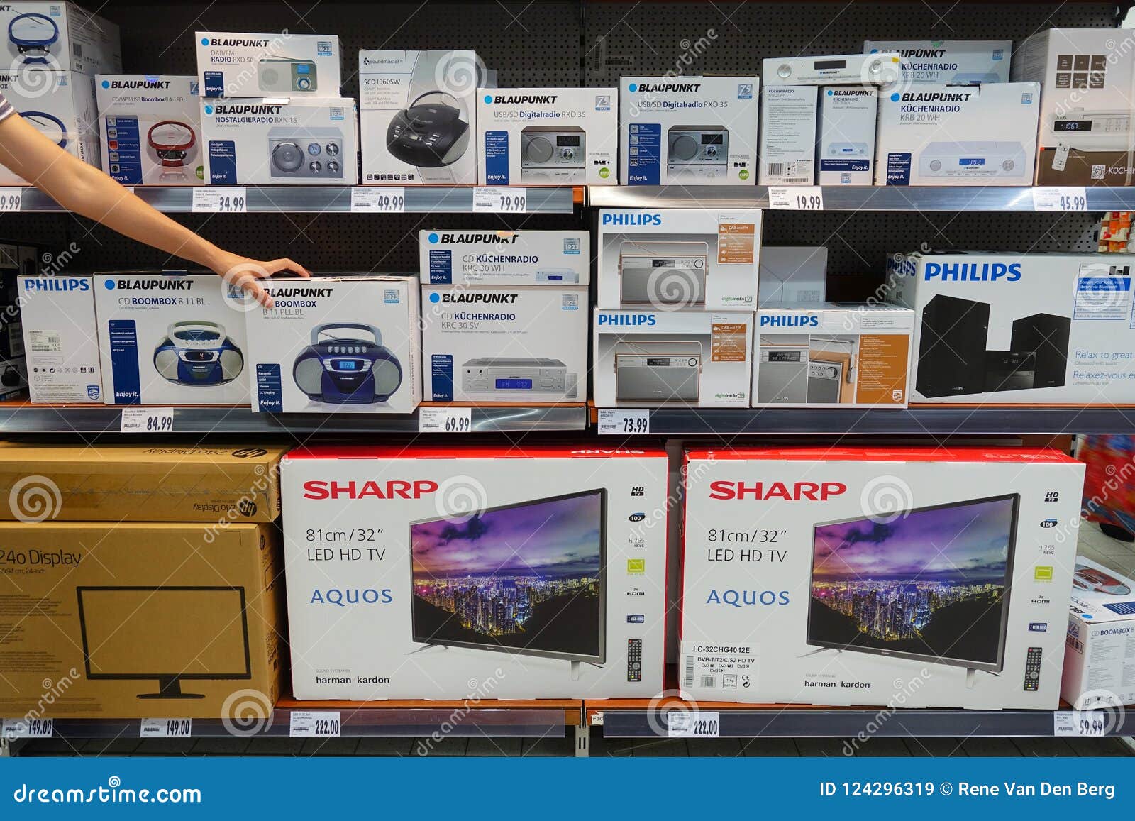 Mammoth pad pepper Consumer Electronics in a Store Editorial Stock Image - Image of consumer, devices: 124296319 Mammoth pad pepper Consumer Electronics in a Store Editorial Stock Image - Image of consumer, devices: 124296319