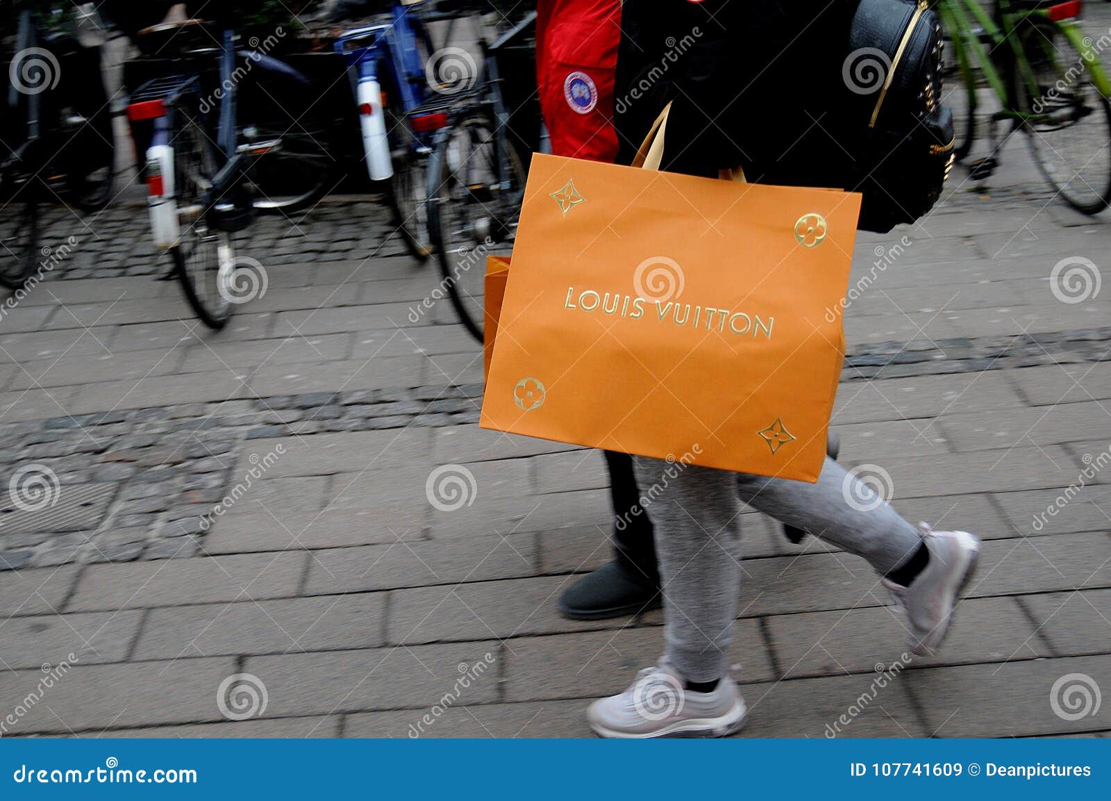 369 Louis Vuitton Shopping Bags Stock Photos - Free & Royalty-Free