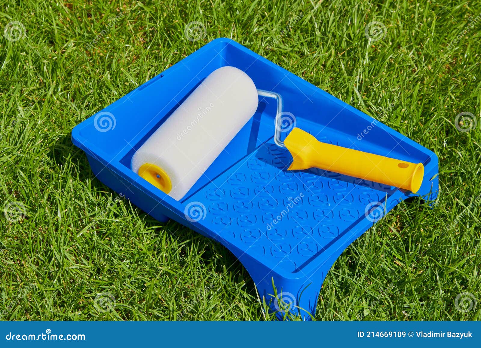 Container with a Roller for Painting,tools for Painting the Walls in