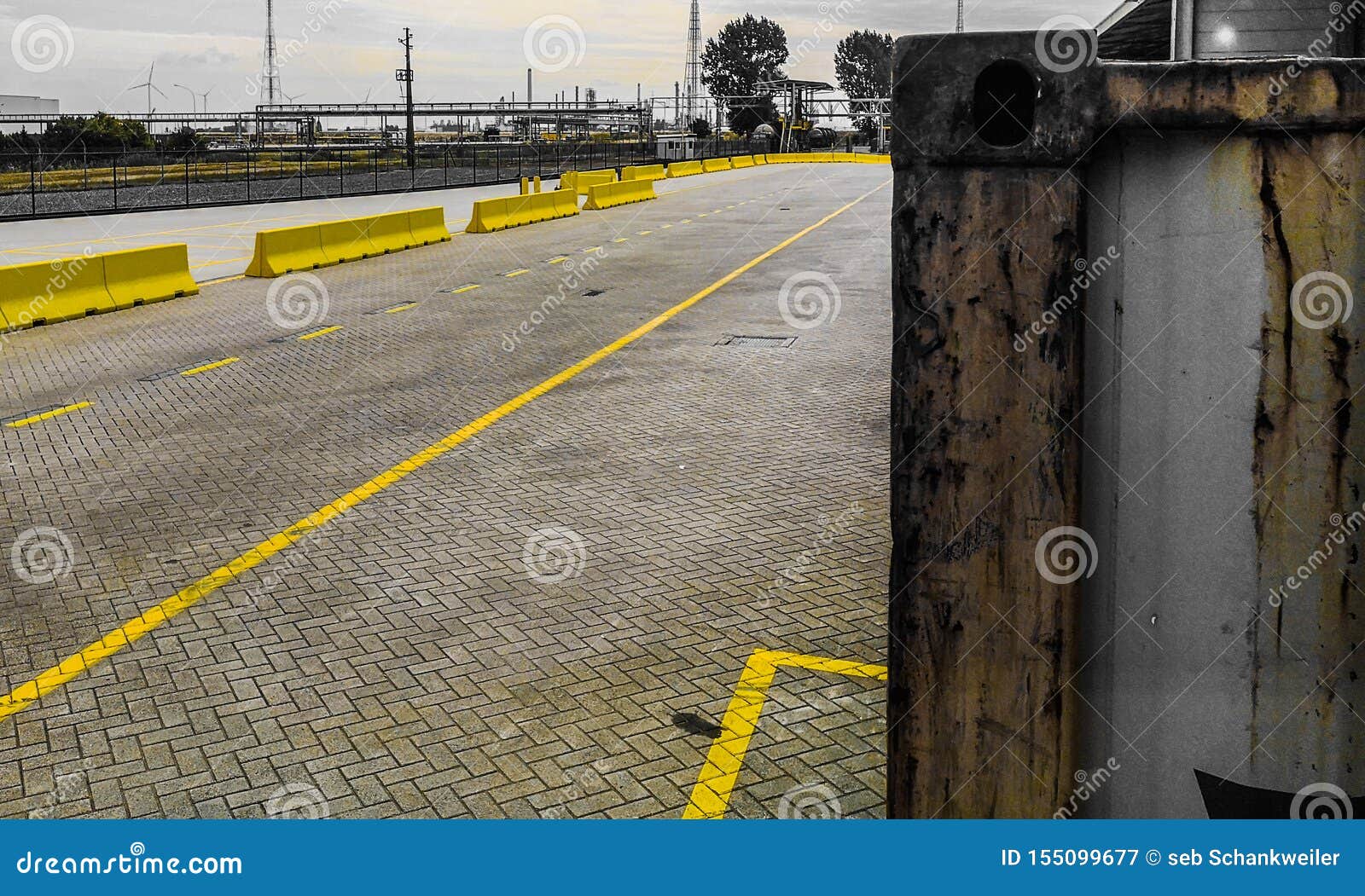 Container and Yellow Lines at Harbour Stock Image - Image of harbour ...