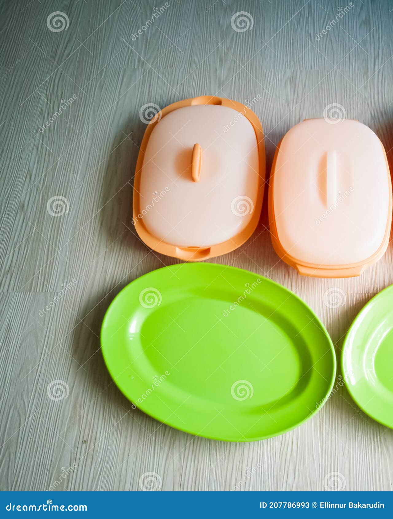 Contenitori Per Tupperware. Il Marchio Tupperware è Un Grande