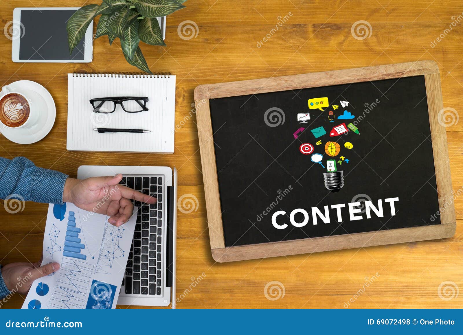 CONTENT CONCEPT stock photo. Image of blogging, media 69072498