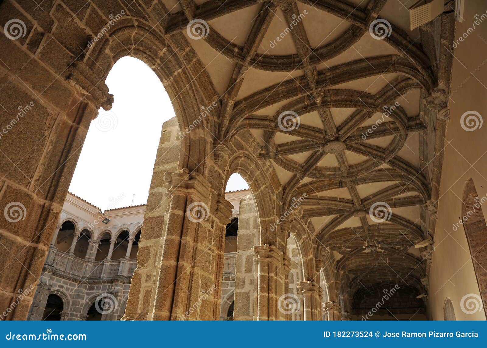 convento de santiago en calera de leÃÂ³n, provincia de badajoz, espaÃÂ±a