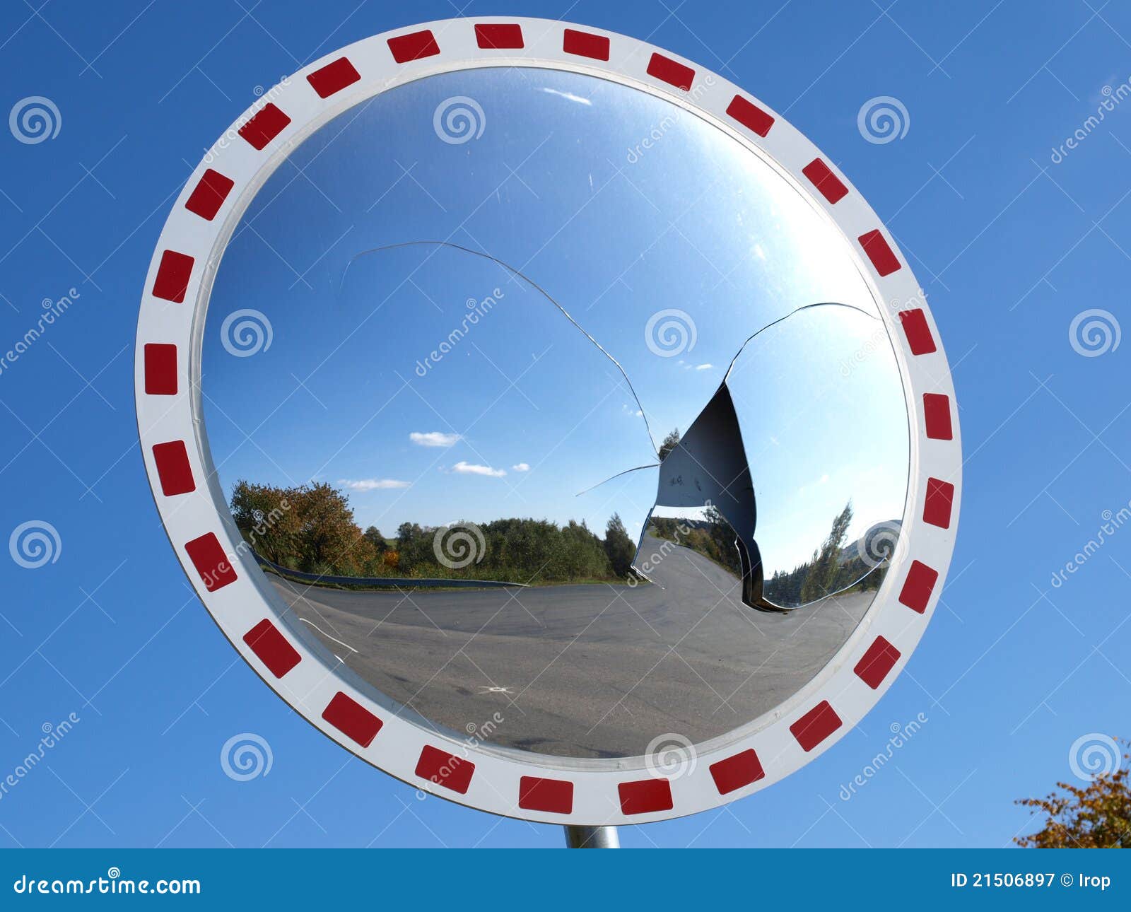 convex mirror shattered