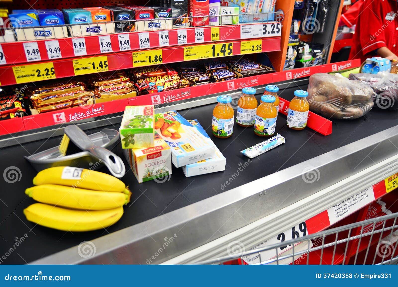 Conveyor Belt At The Market, Checkout Editorial Stock Photo - Image of cashier, product: 37420358