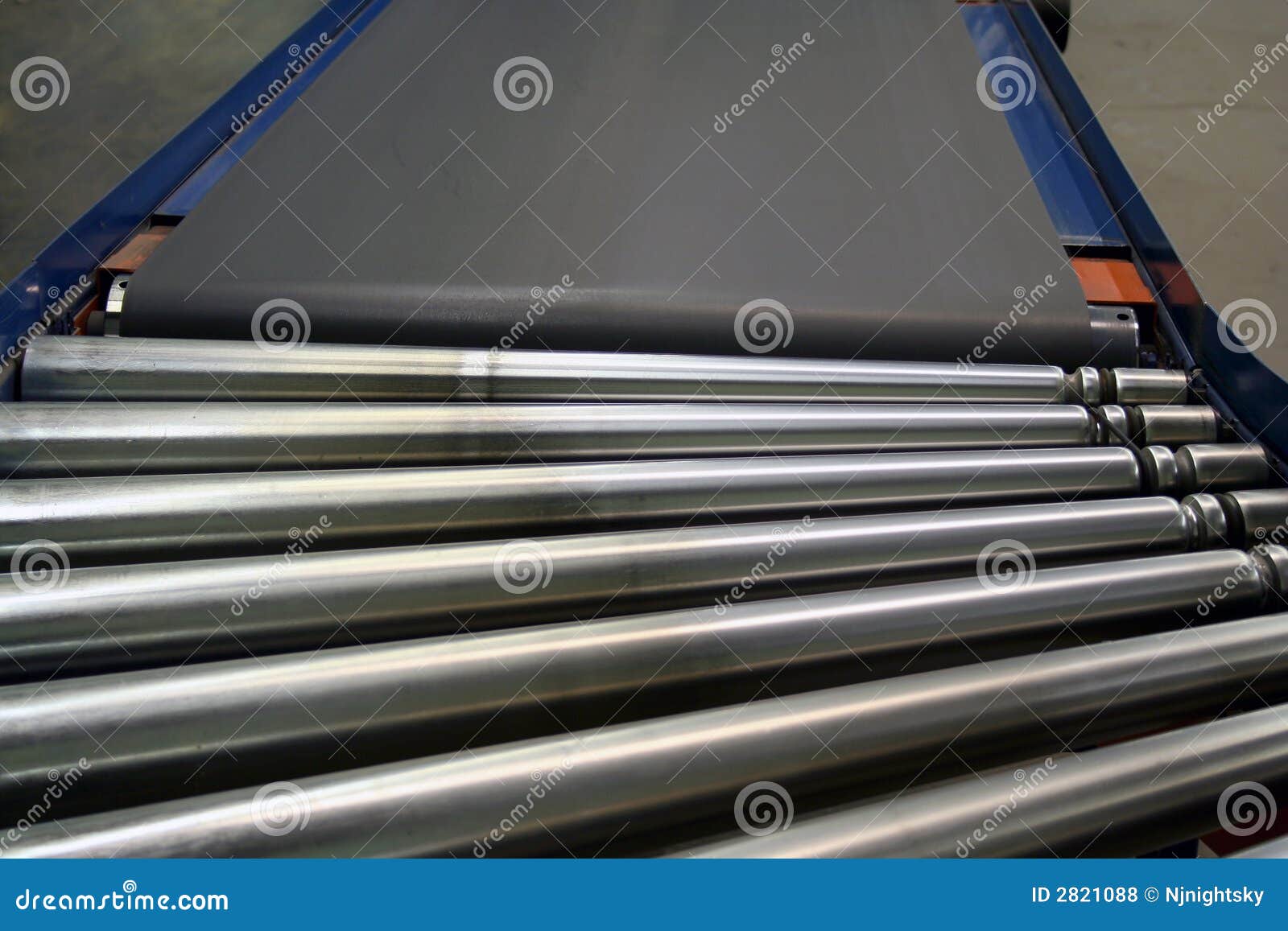 conveyor rollers and belt