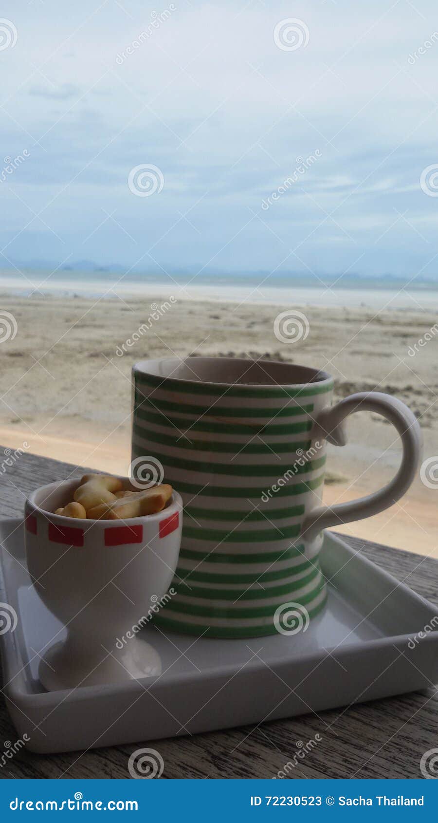 cooffe 1 cup with sea view