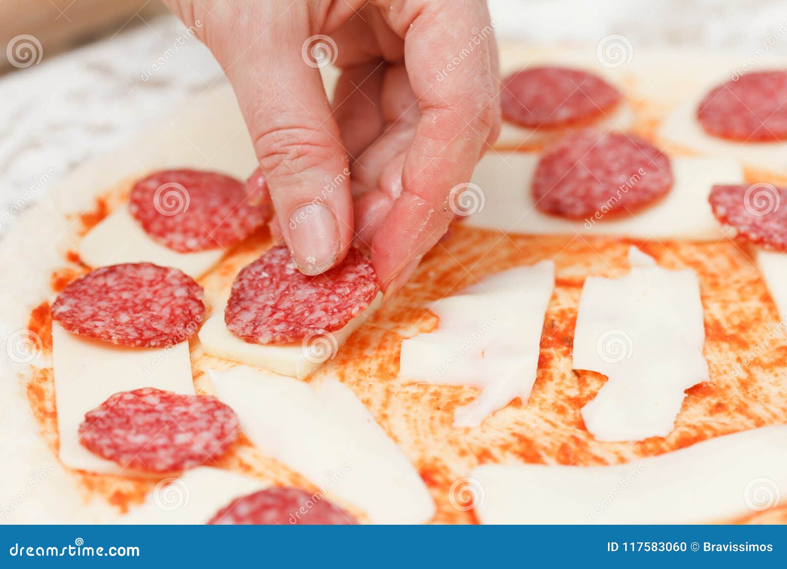 когда нужно класть сыр в пиццу в духовке фото 28