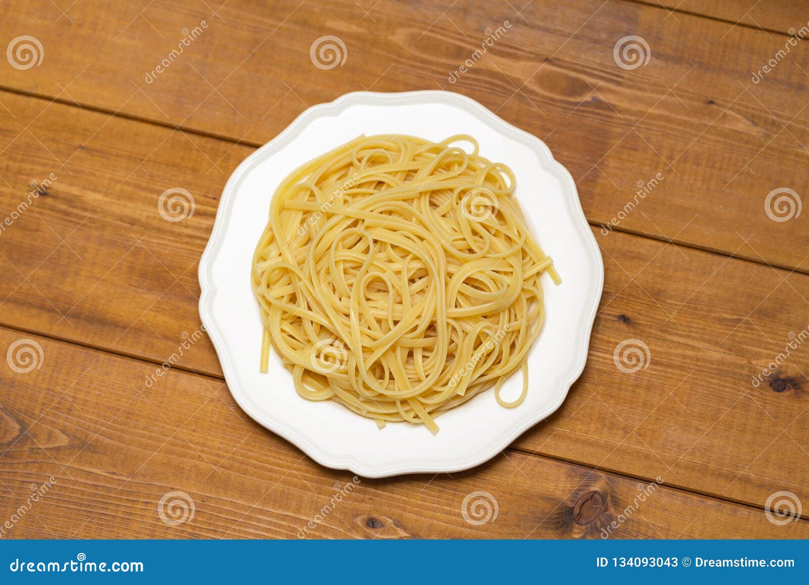 Plain pasta wallpaper bezychem
