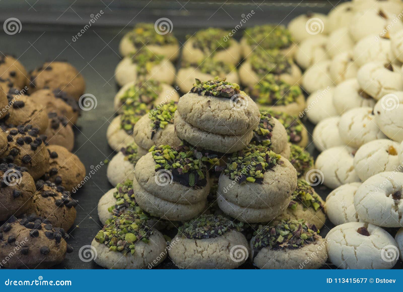 Cookie orzechy. Ciastka z dokrętkami na rynku