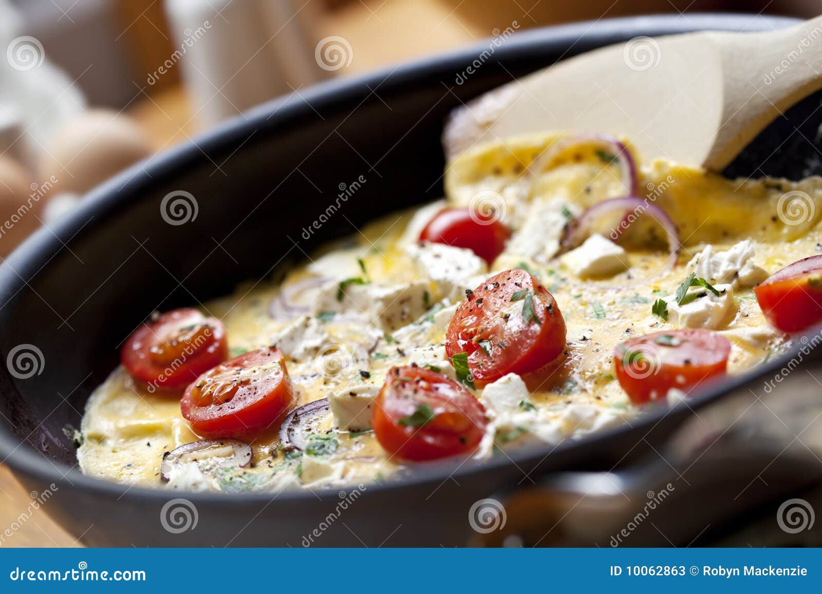 cooking omelet