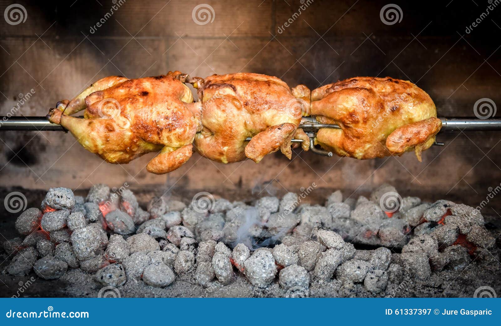 Rôtissoire poulet grillé