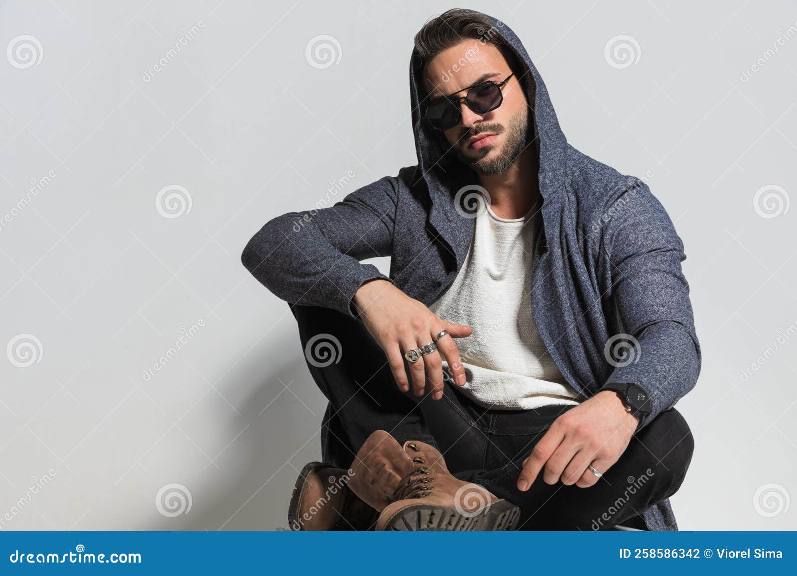 552 Hoodie Poses Stock Photos - Free & Royalty-Free Stock Photos from  Dreamstime