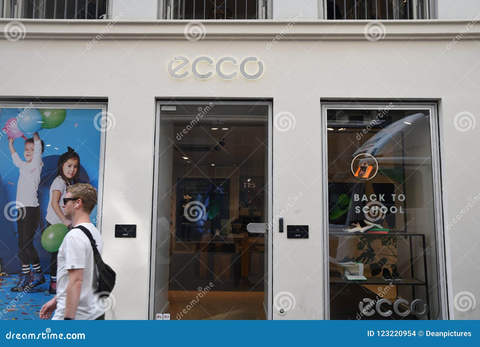 ecco shoe shops