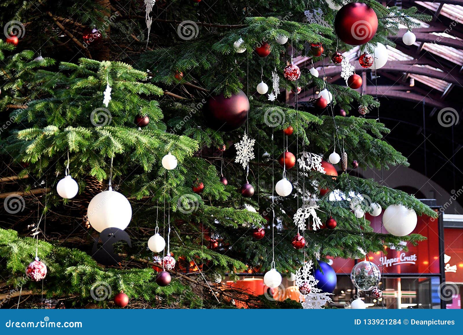 Christmas Tree at Copenhagen Main Train Station Denmrk Editorial Stock ...