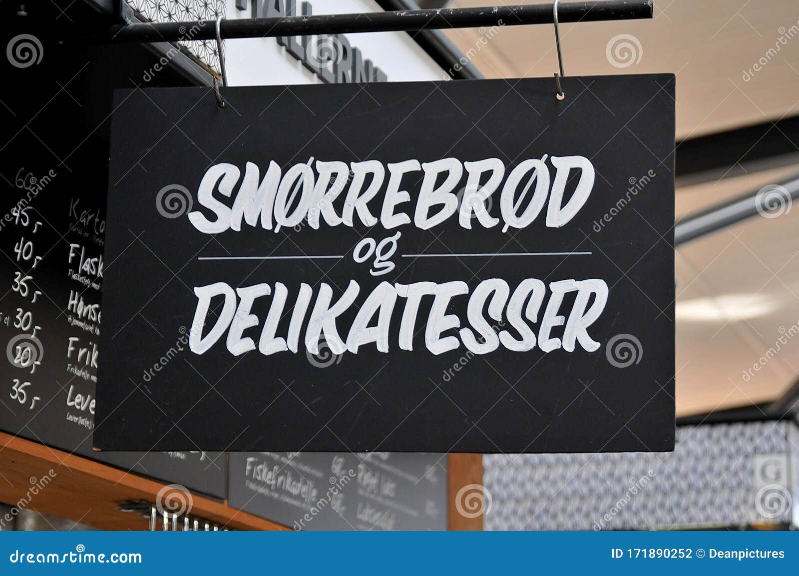 SMORREBROD in COPENHAGEN Editorial Photography - Image customers, tourism: 171890252