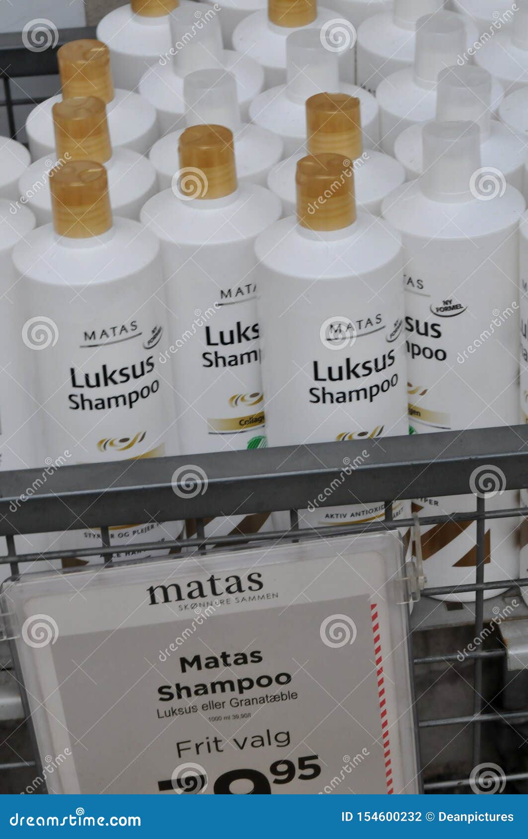 MATAS LUKSUS SHAMPOO in OTHER MATAS Editorial Photography - Image of commerce: