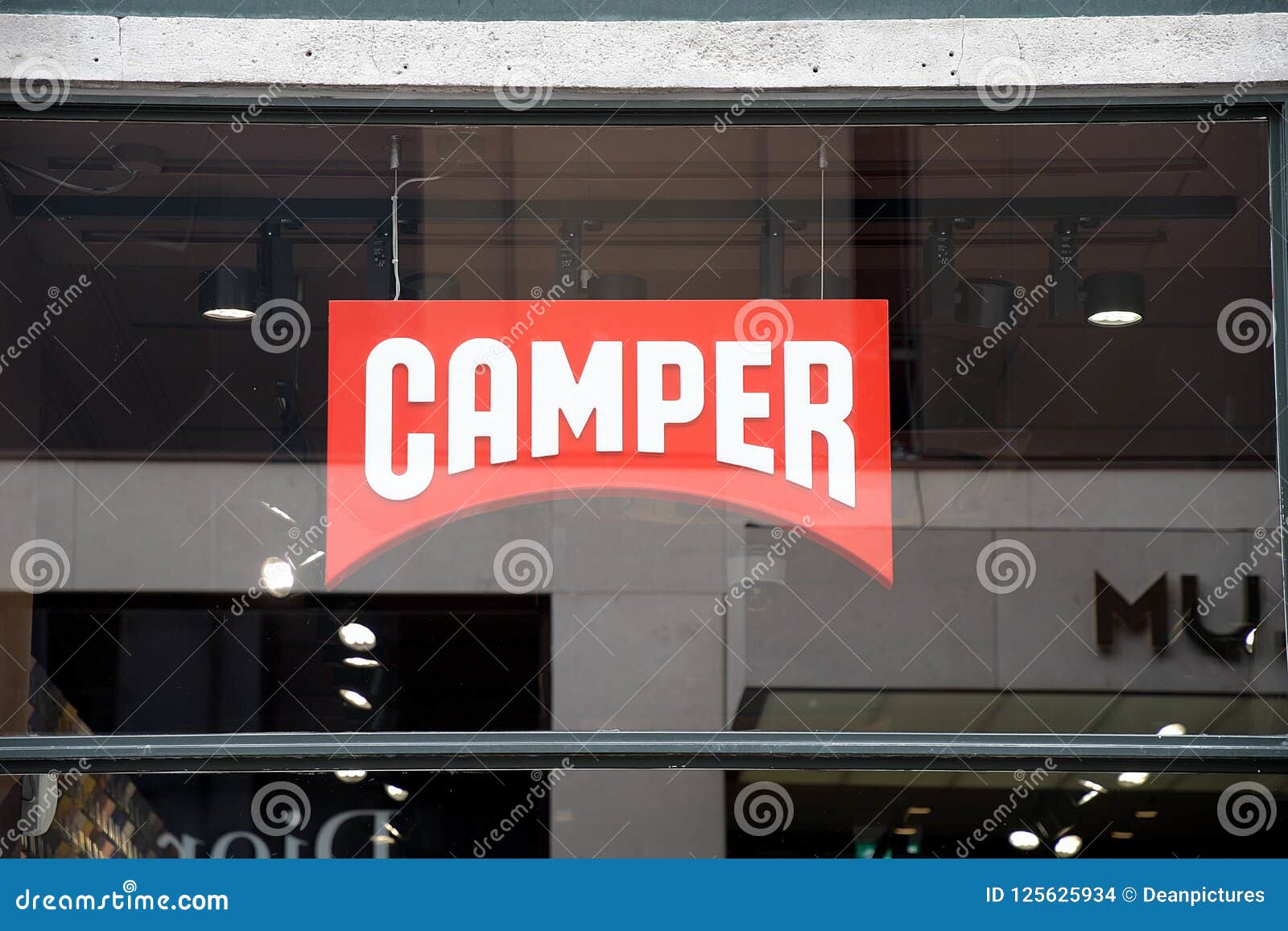 CAMPER STORE editorial stock image. Image of finance - 125625934