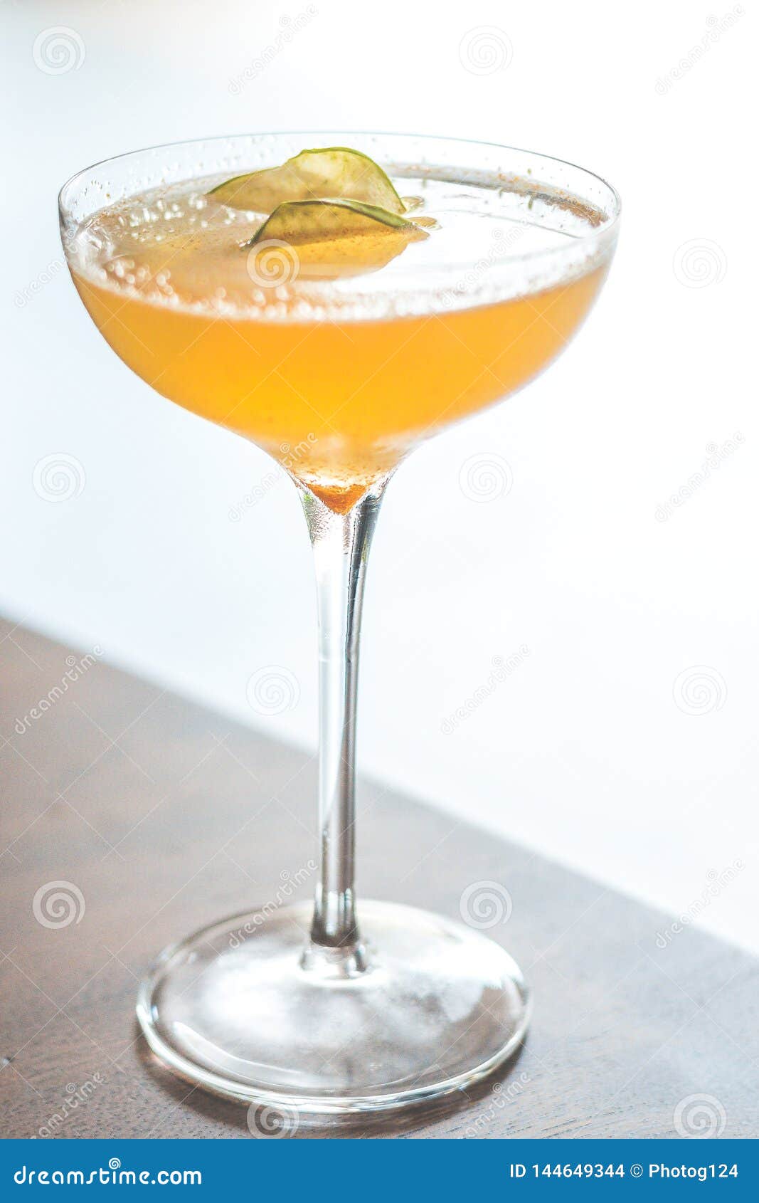 Coppertone Cocktail, Made with Whisky, Flat Apple Cider, Apple Cider