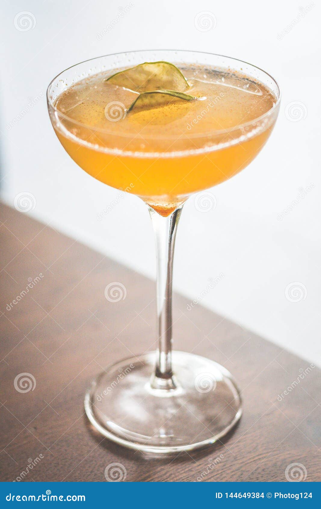 Coppertone Cocktail, Made with Whisky, Flat Apple Cider, Apple Cider
