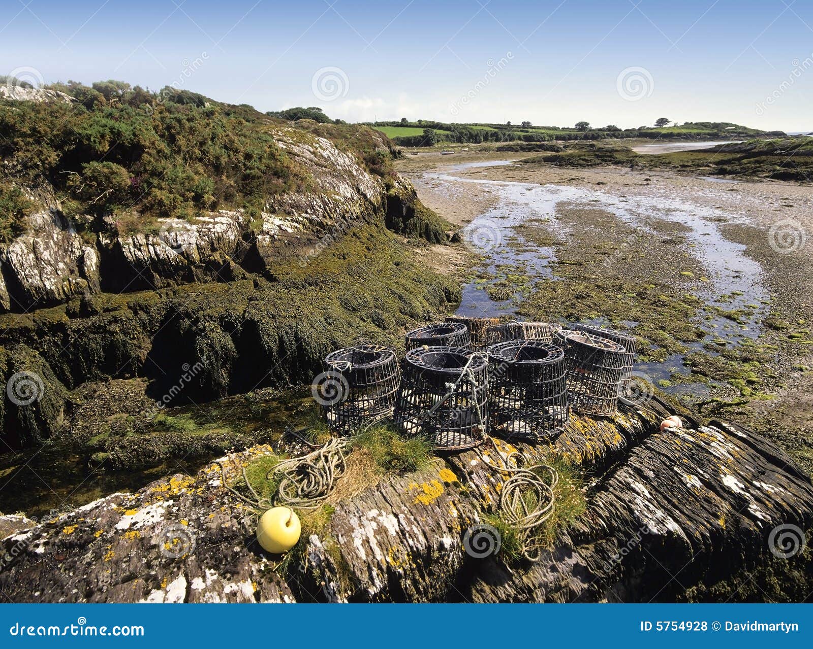 Corcho del condado. Una bahía en la costa oeste de Irlanda