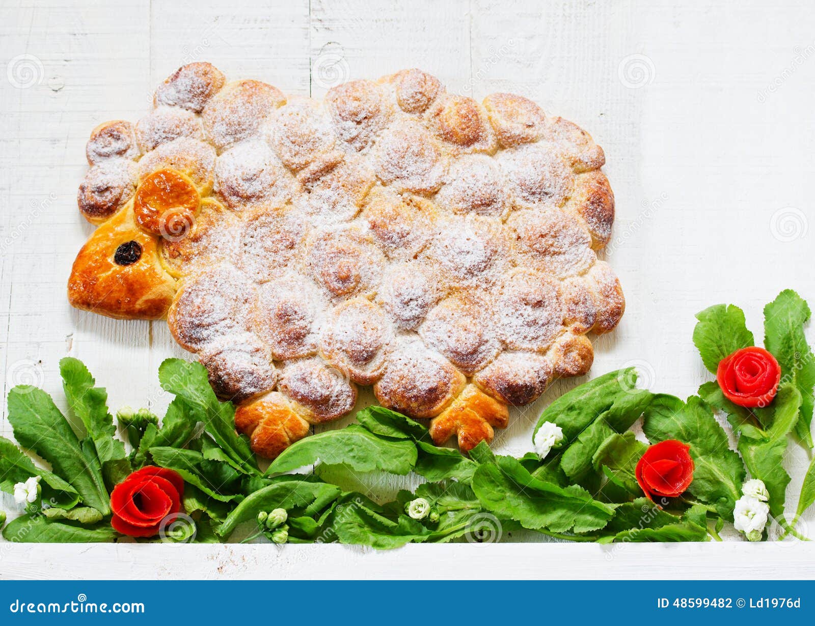 Cordeiro Do Bolo De Aniversário Foto de Stock - Imagem de festivo, canela:  48599482, image size:1600x1230