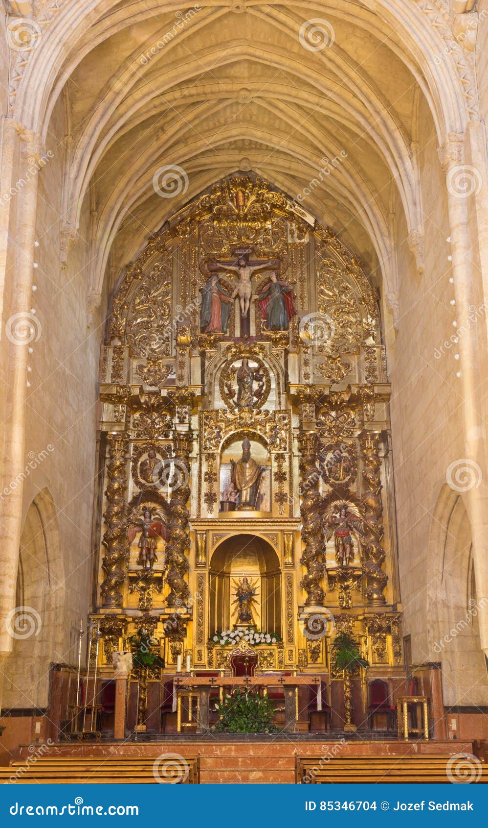 CORDOBA, SPAIN - MAY 27, 2015: the Carved Polychrome Baroque Main Altar in  Church Iglesia San Nicolas De La Villa. Stock Photo - Image of church,  holy: 85346704
