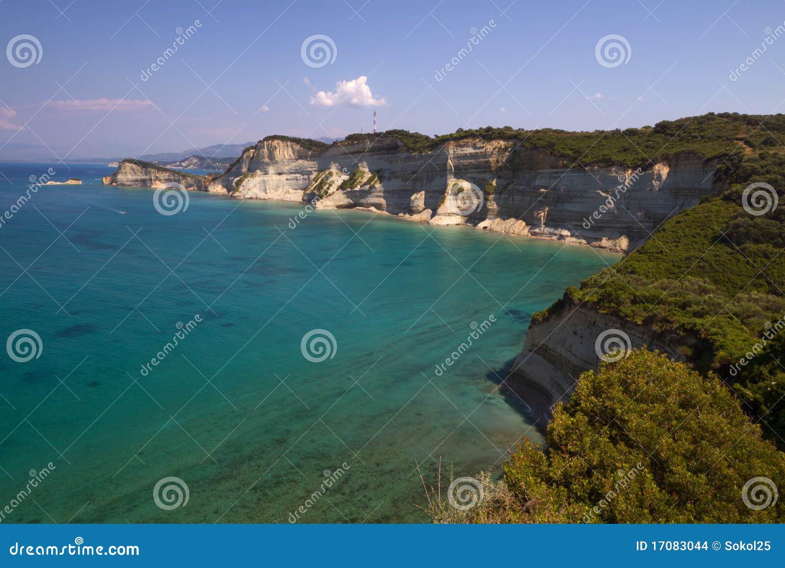 Corfu. Strand nära rockssidari