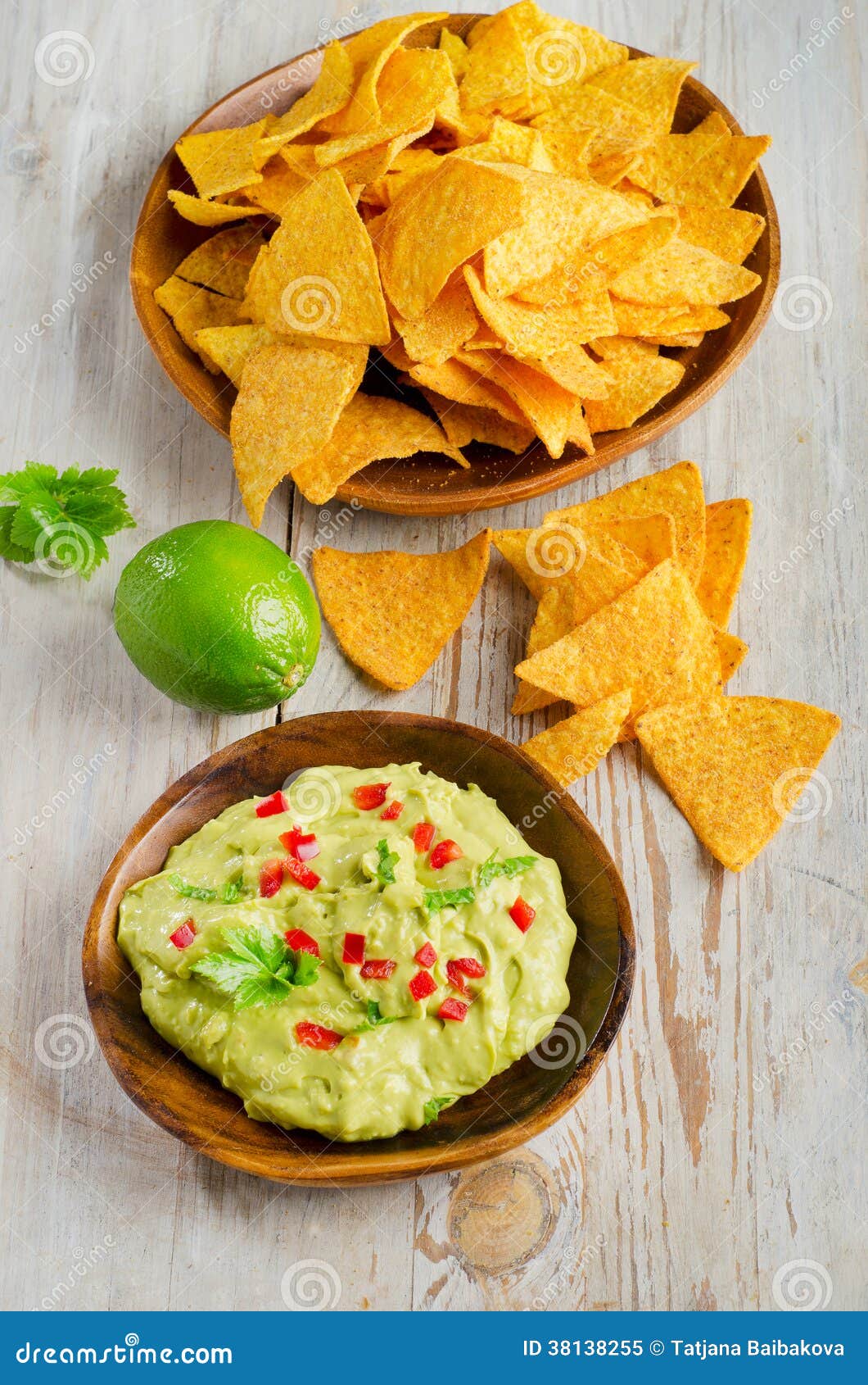 Corn chips and guacamole stock image. Image of vegetable 38138255