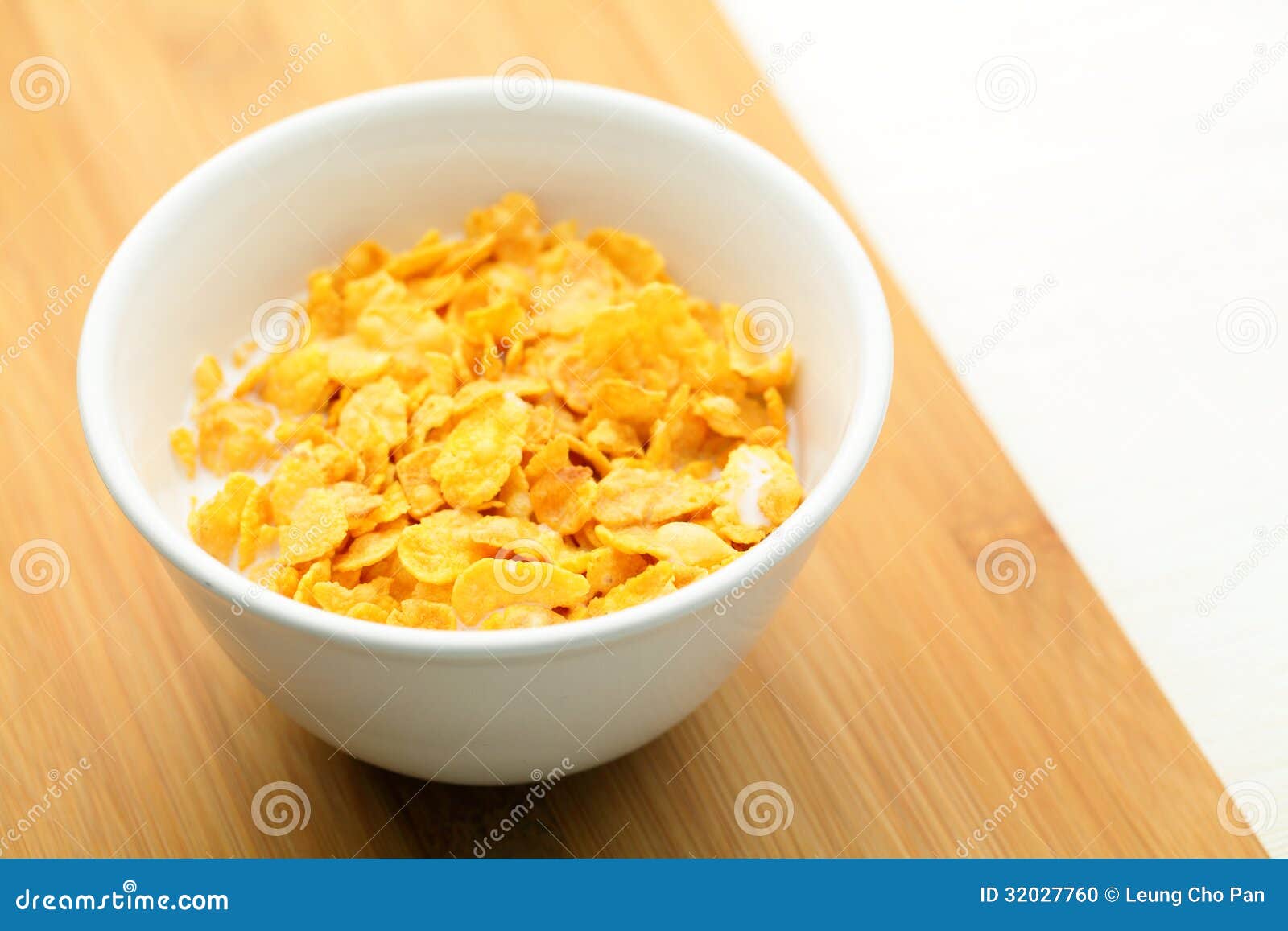 Corn flake in bowl stock photo. Image of crispy, healthy 32027760