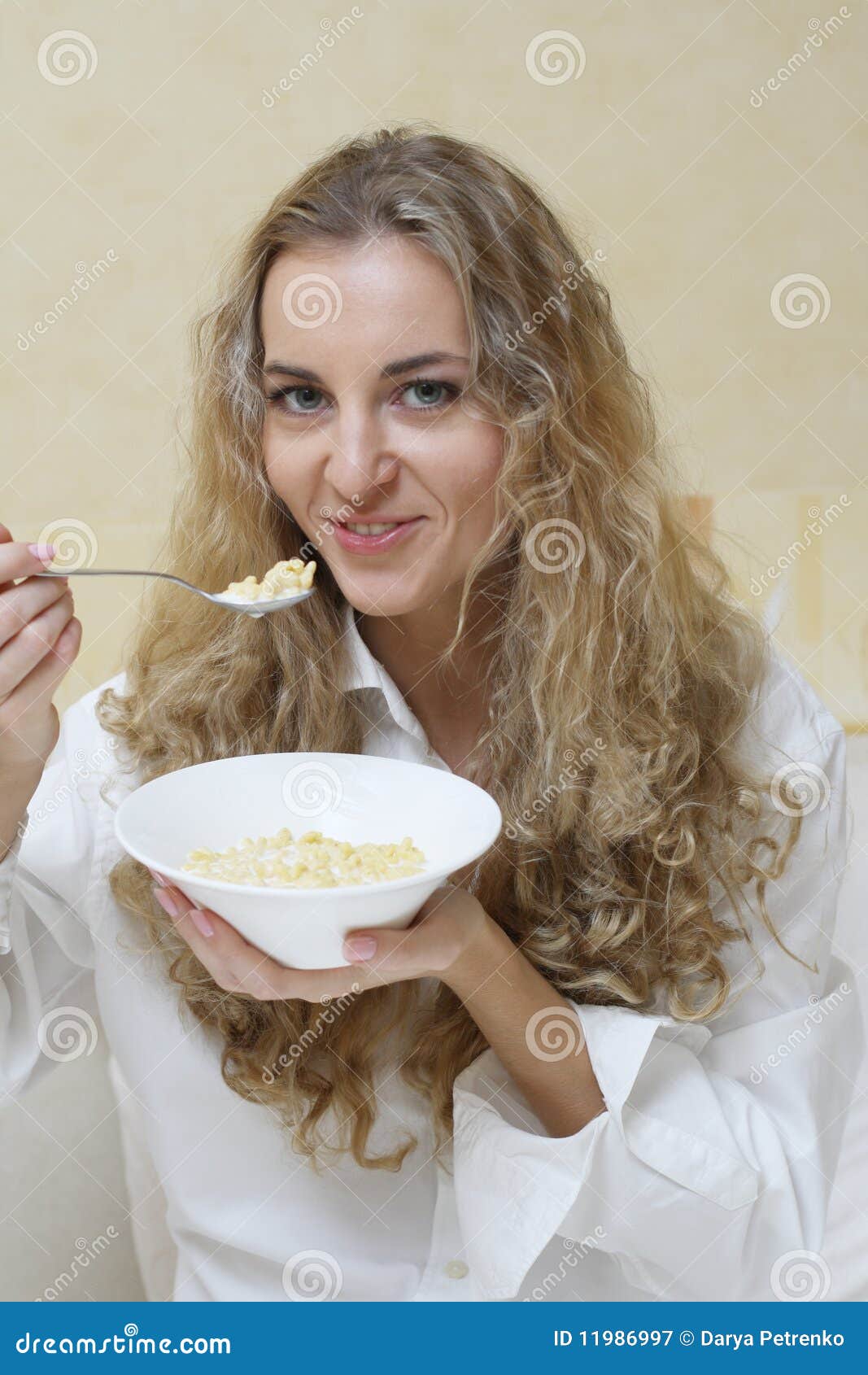 Corn flakes stock image. Image of healthy, girl, energy 11986997